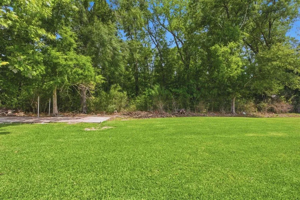 613 Palumbo St, Sulphur, LA 70663-2136