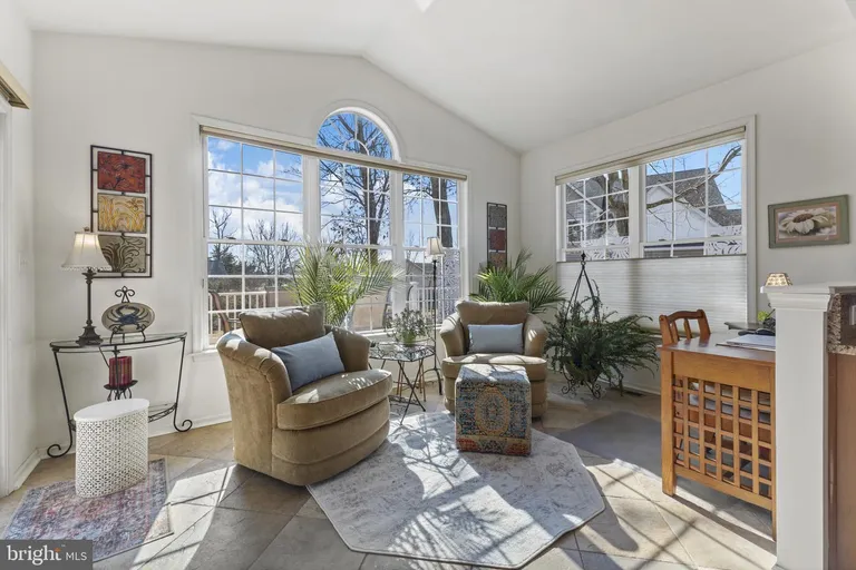 1868 Roberta Dr, Chester, MD 21619-2298
