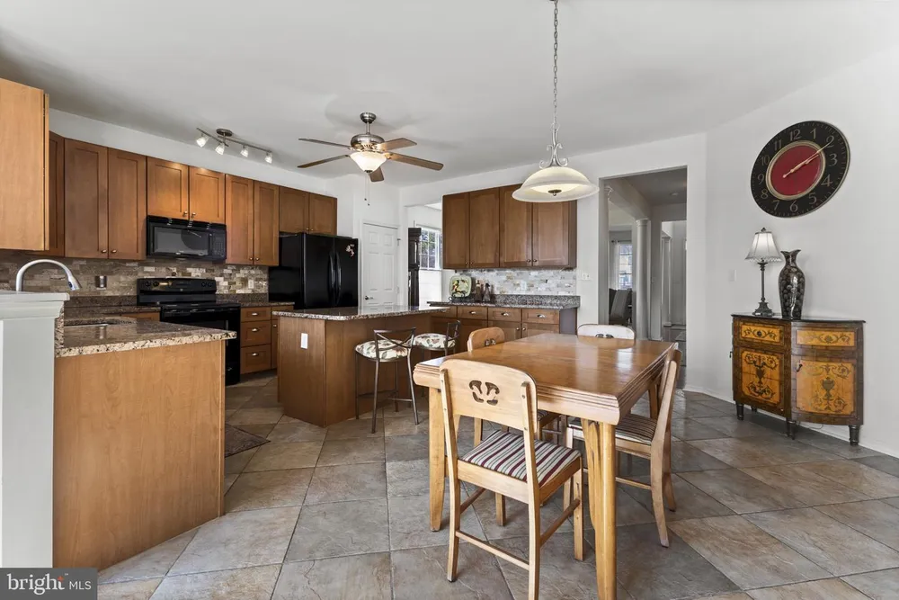 1868 Roberta Dr, Chester, MD 21619-2298