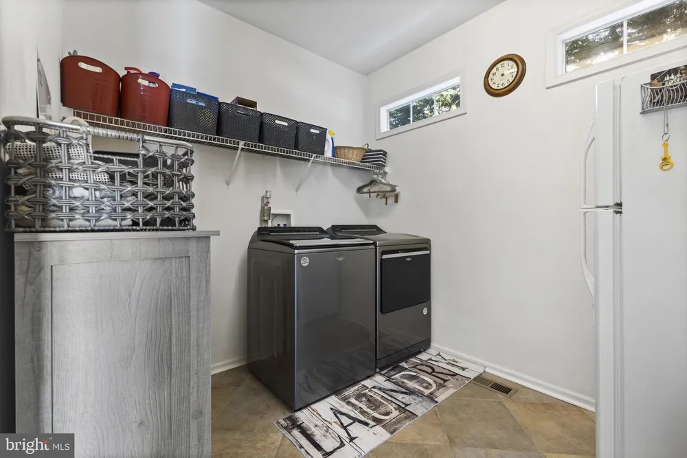 1868 Roberta Dr, Chester, MD 21619-2298