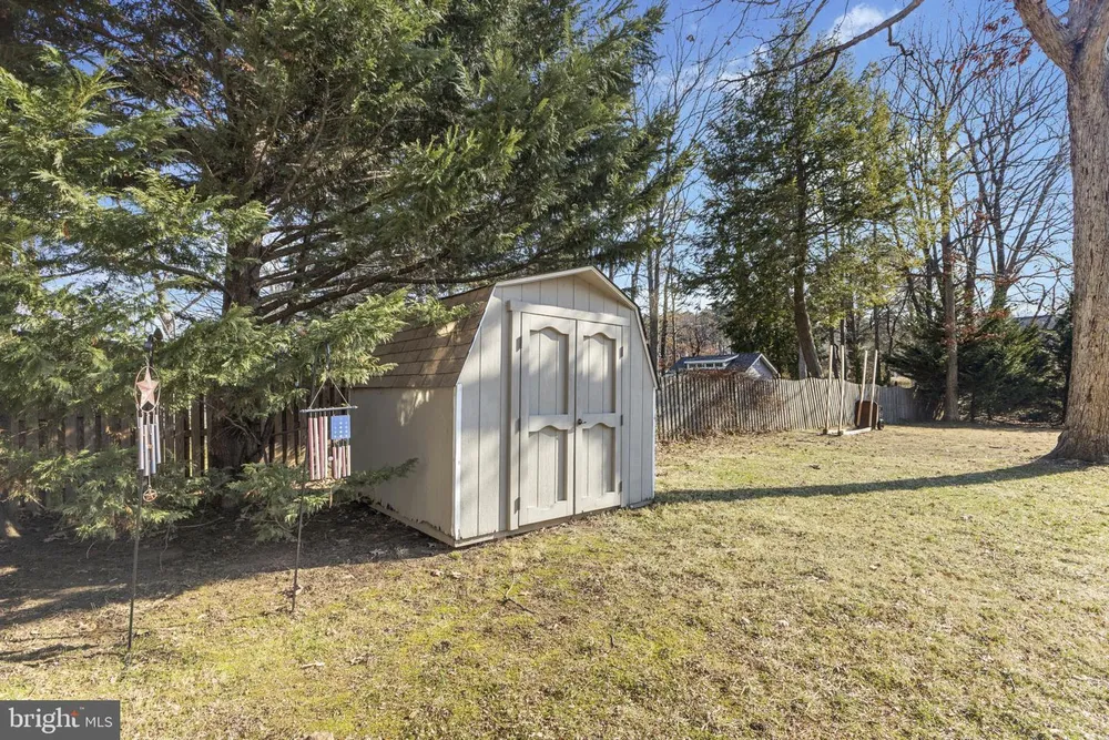 1868 Roberta Dr, Chester, MD 21619-2298