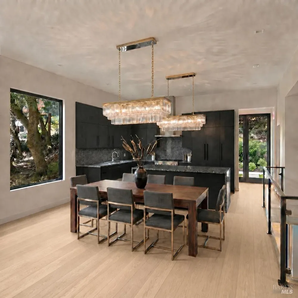 1 Redwood Ave, Larkspur, CA 94939