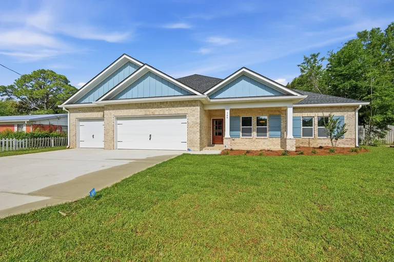368 Coral Dr SW, Fort Walton Beach, FL 32548