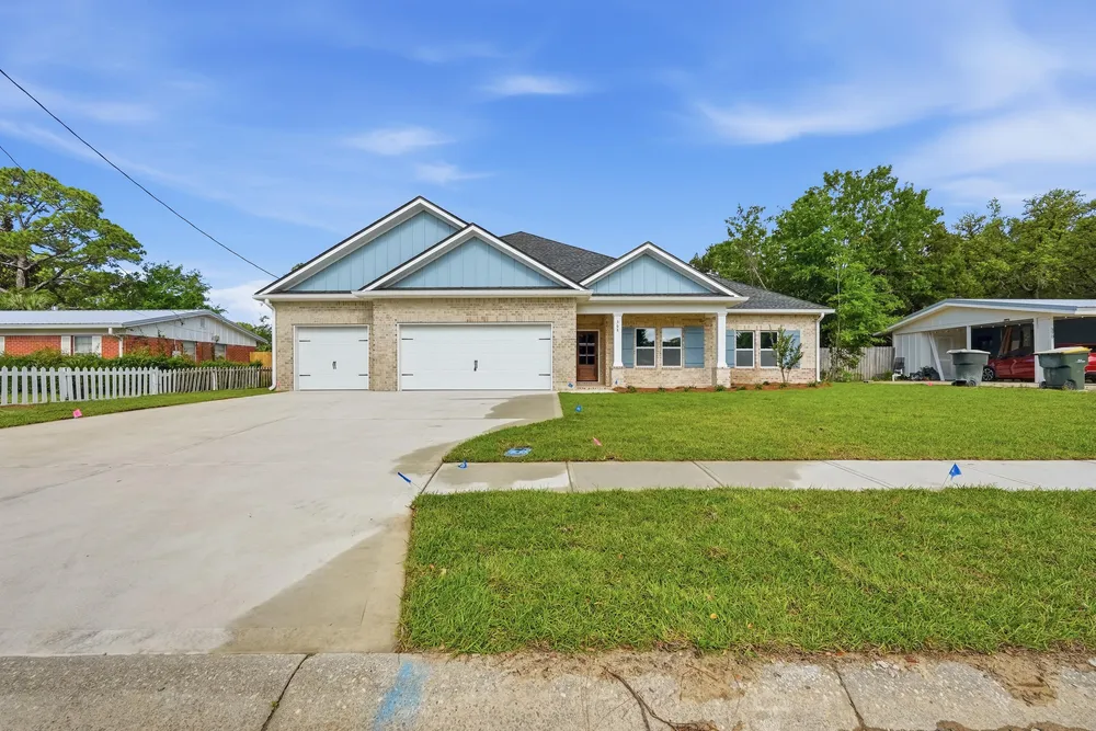 368 Coral Dr SW, Fort Walton Beach, FL 32548
