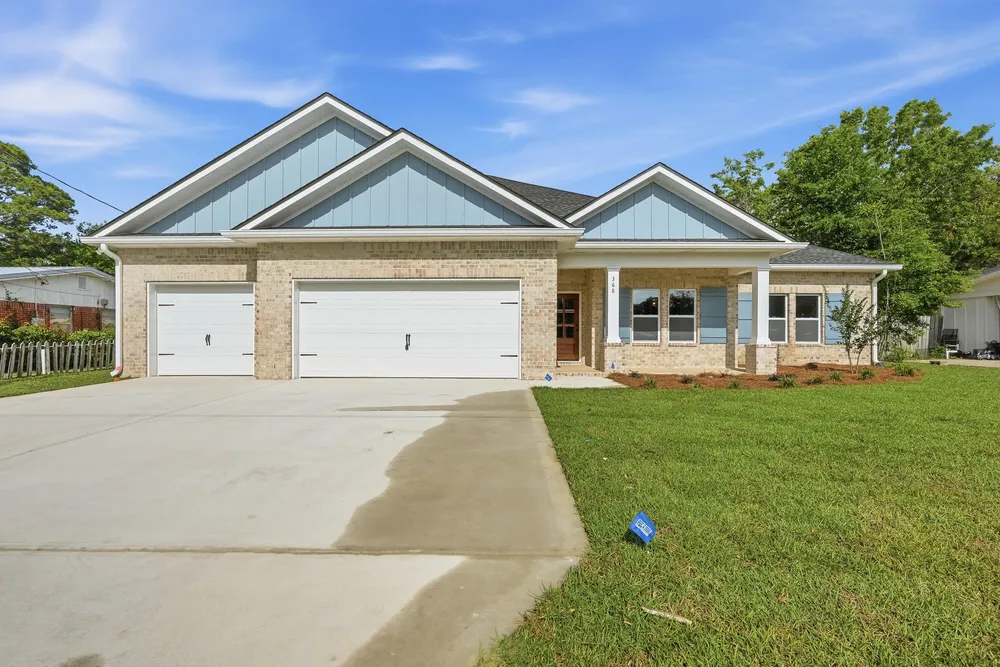 368 Coral Dr SW, Fort Walton Beach, FL 32548