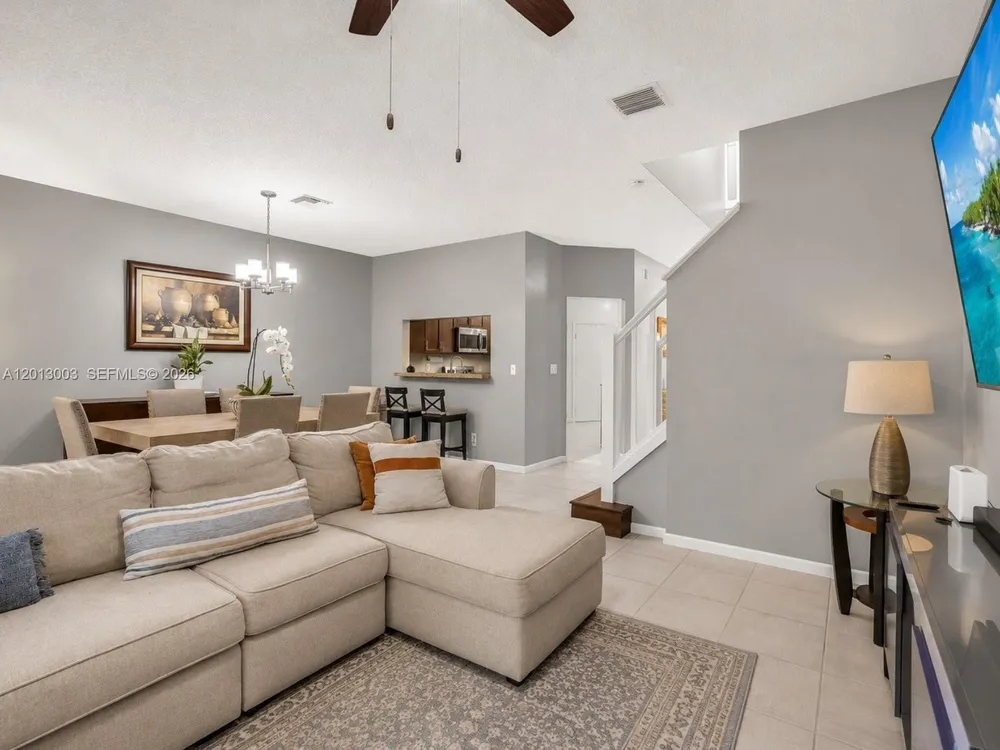 8327 Via Leonessa, Boca Raton, FL 33433