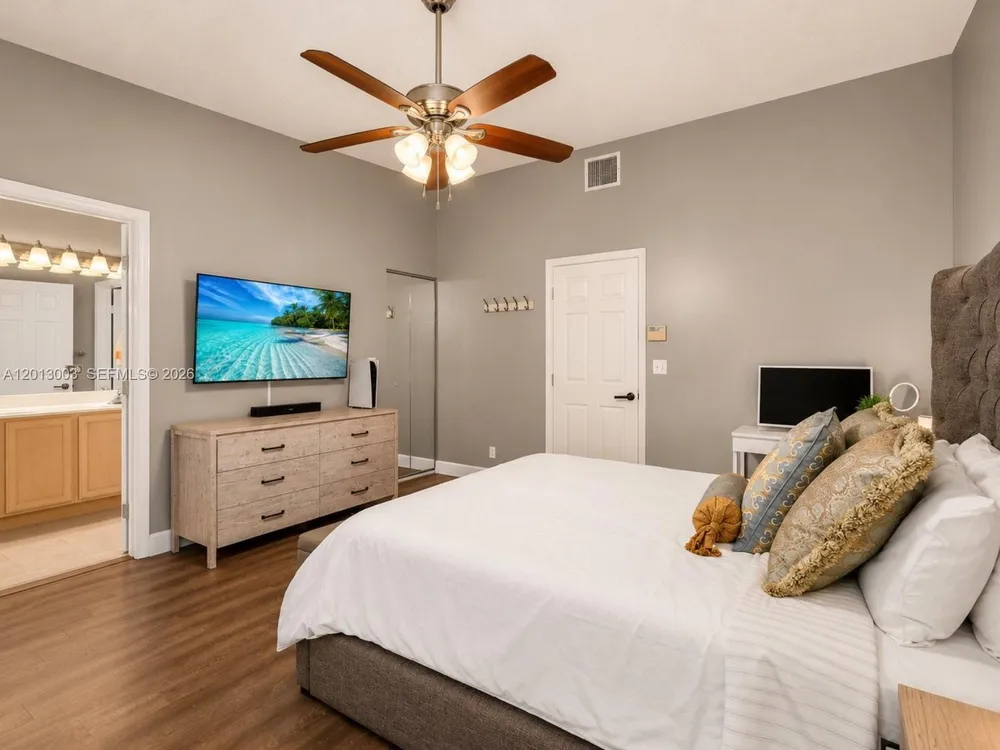 8327 Via Leonessa, Boca Raton, FL 33433