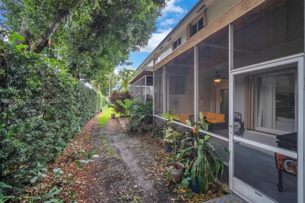 8327 Via Leonessa, Boca Raton, FL 33433