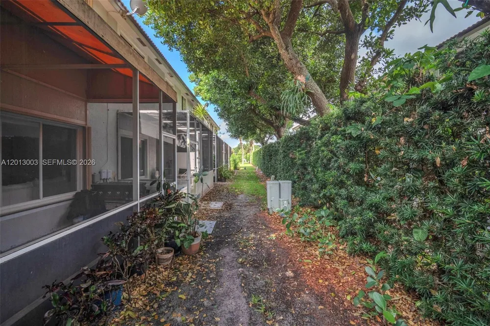 8327 Via Leonessa, Boca Raton, FL 33433