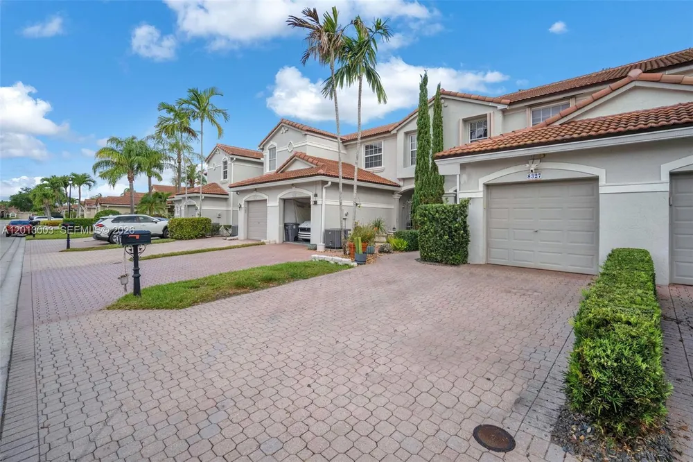 8327 Via Leonessa, Boca Raton, FL 33433