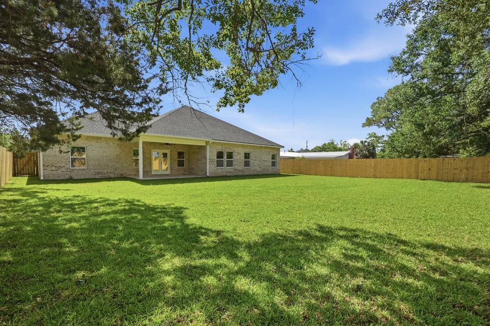 368 Coral Dr SW, Fort Walton Beach, FL 32548