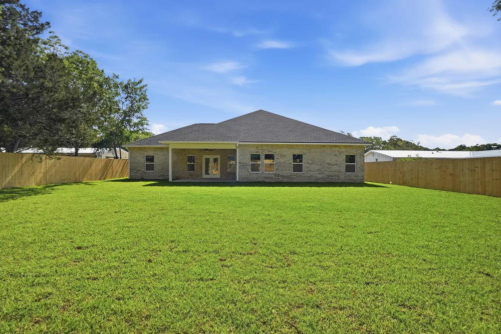368 Coral Dr SW, Fort Walton Beach, FL 32548