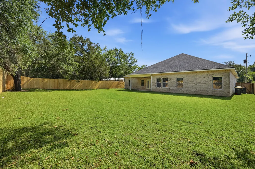 368 Coral Dr SW, Fort Walton Beach, FL 32548