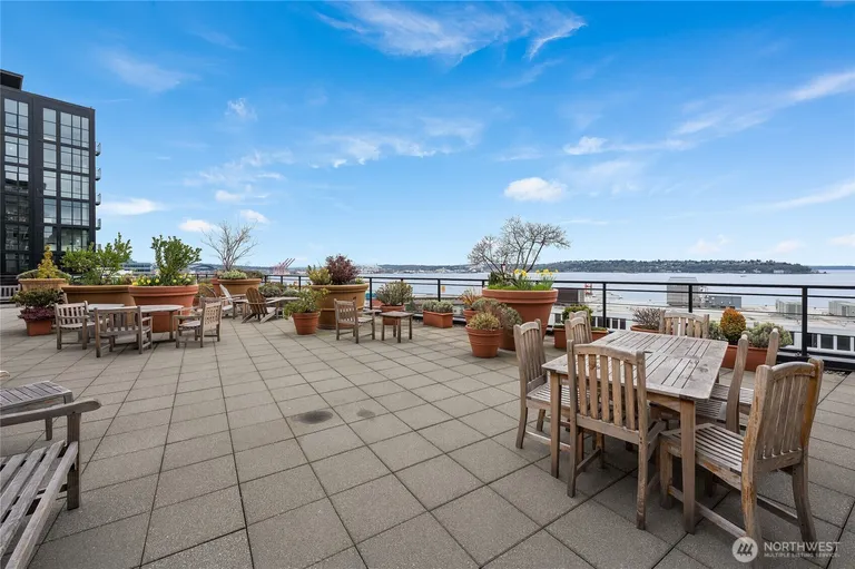 2607 Western Ave, Seattle, WA 98121