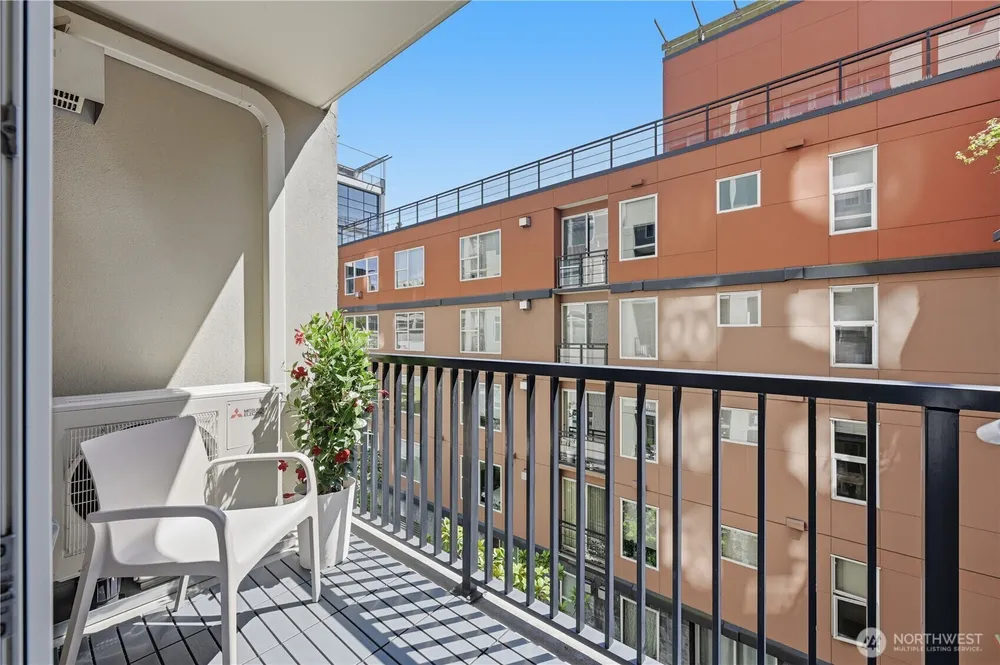 2607 Western Ave, Seattle, WA 98121