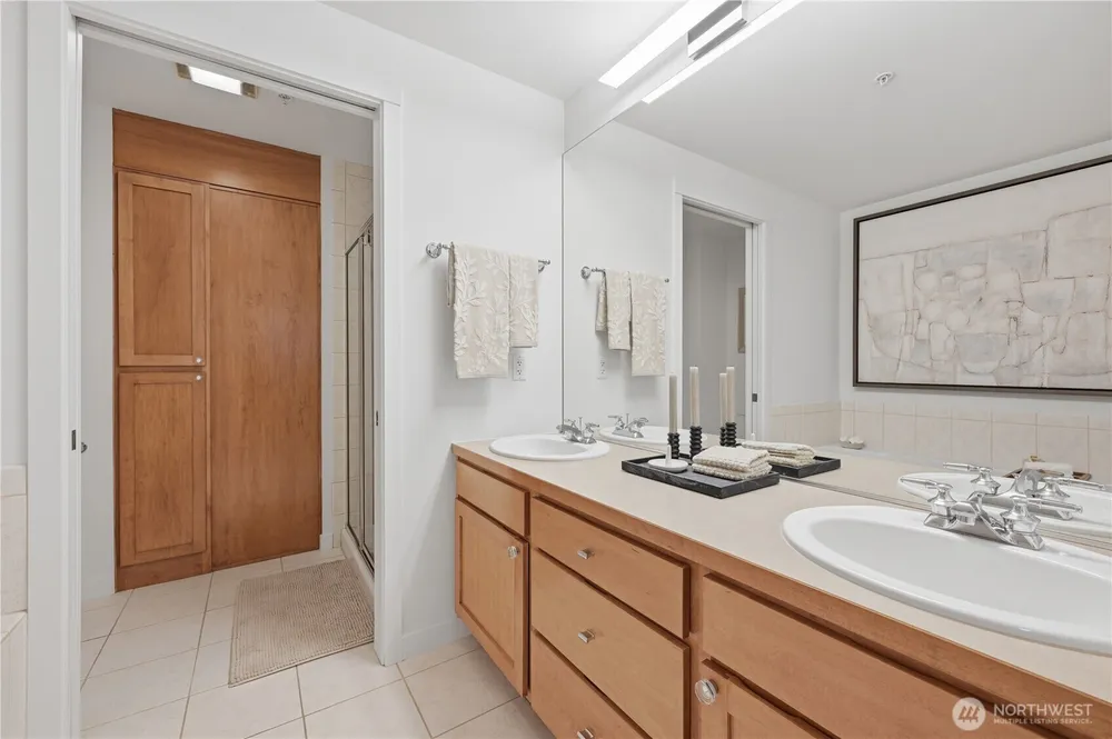 2607 Western Ave, Seattle, WA 98121