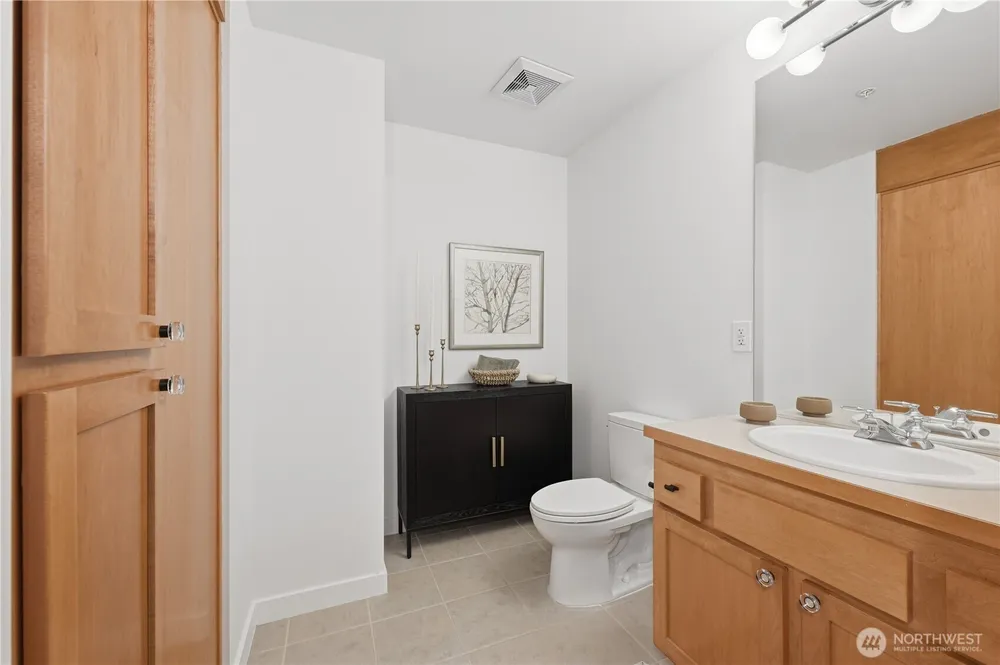 2607 Western Ave, Seattle, WA 98121