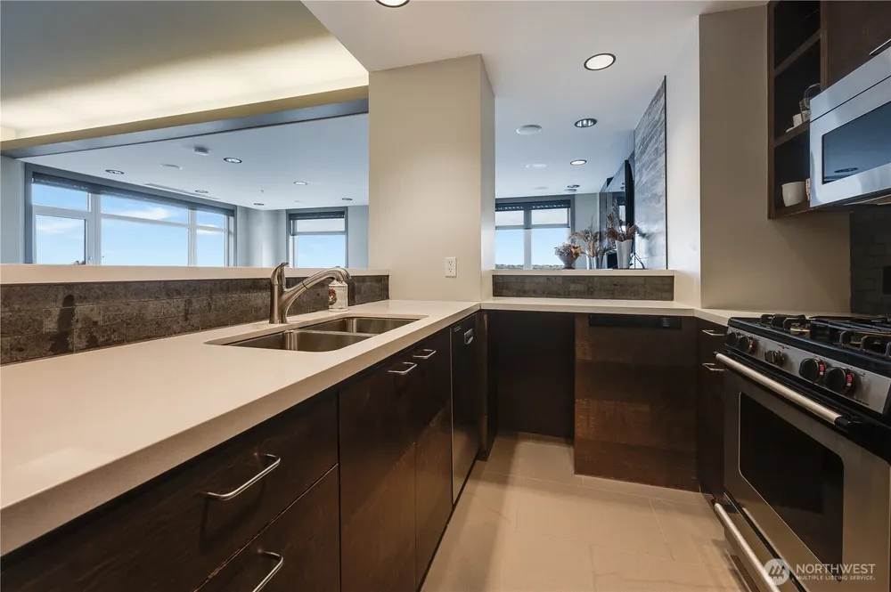 2607 Western Ave, Seattle, WA 98121