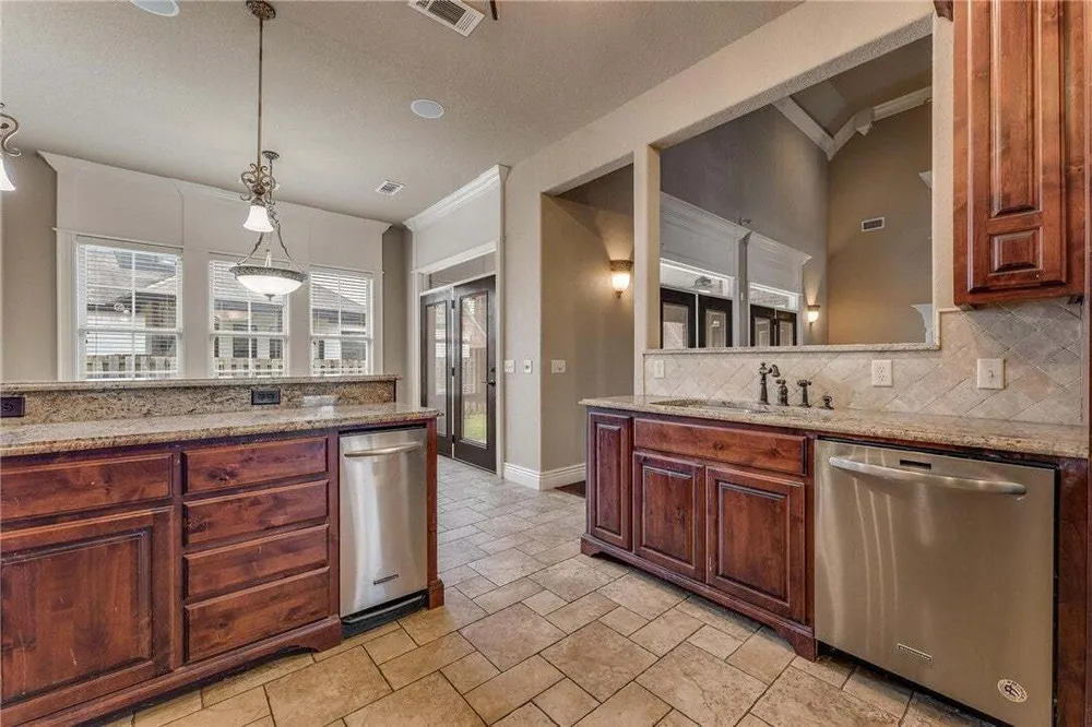 6104 Laurel Hill Ln, Rogers, AR 72758