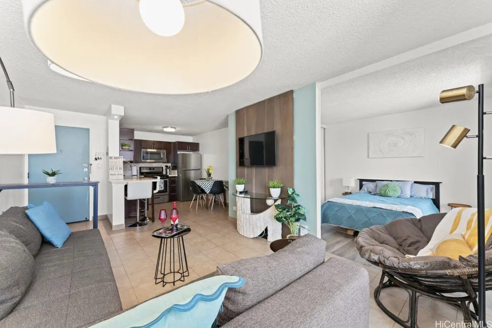 2452 Tusitala St, Honolulu, HI 96815