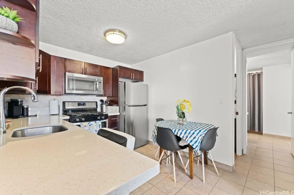 2452 Tusitala St, Honolulu, HI 96815