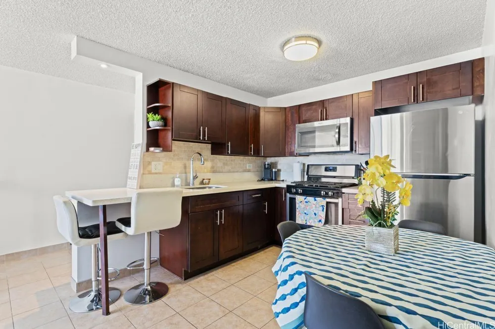 2452 Tusitala St, Honolulu, HI 96815