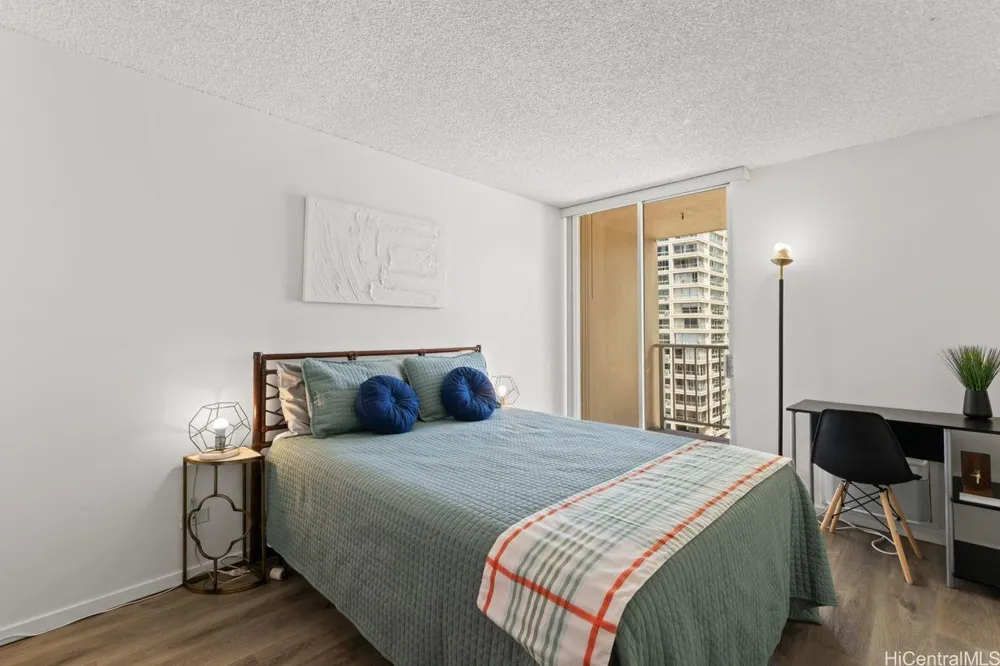 2452 Tusitala St, Honolulu, HI 96815