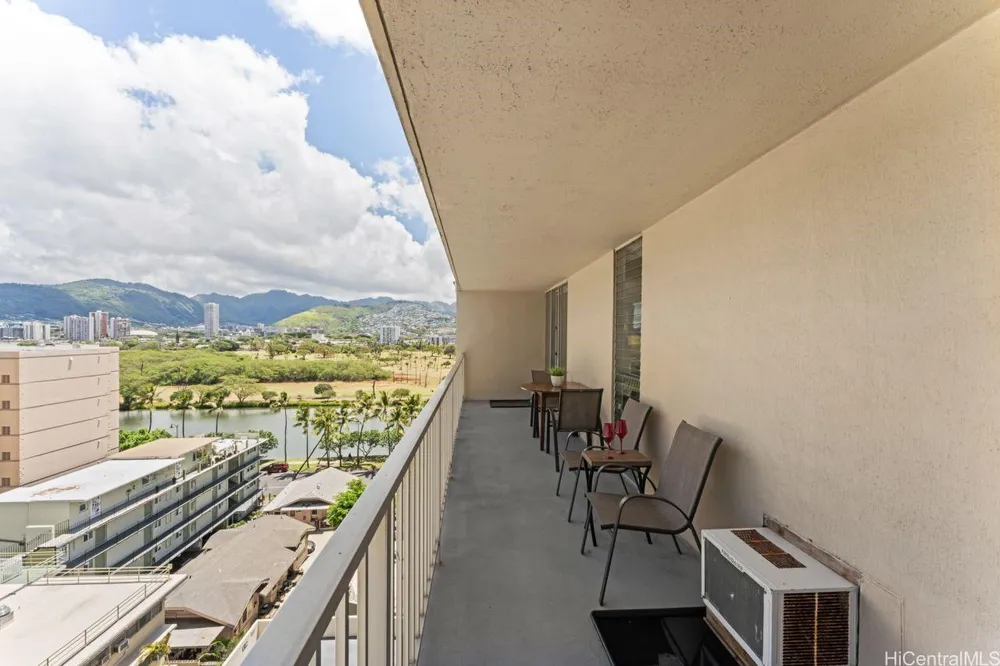 2452 Tusitala St, Honolulu, HI 96815