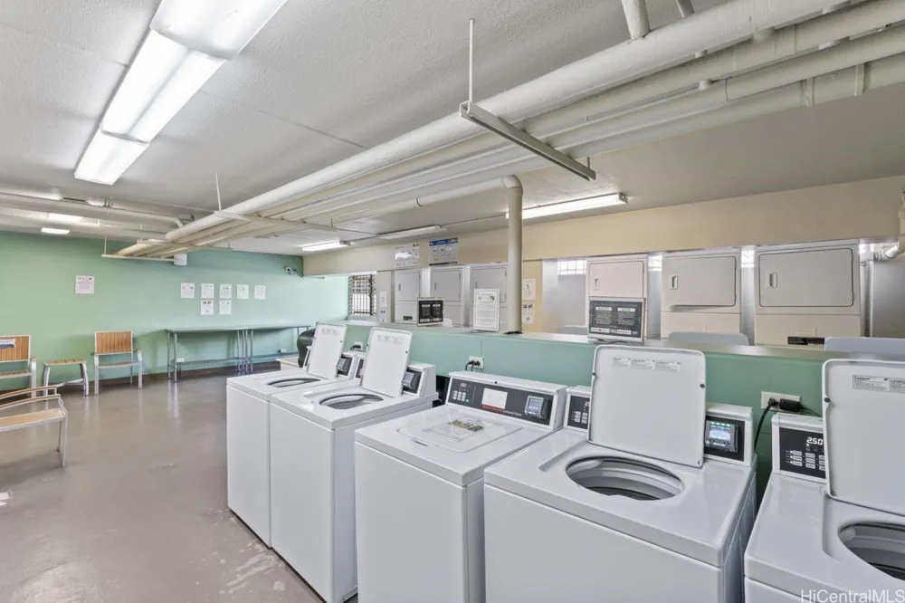 2452 Tusitala St, Honolulu, HI 96815