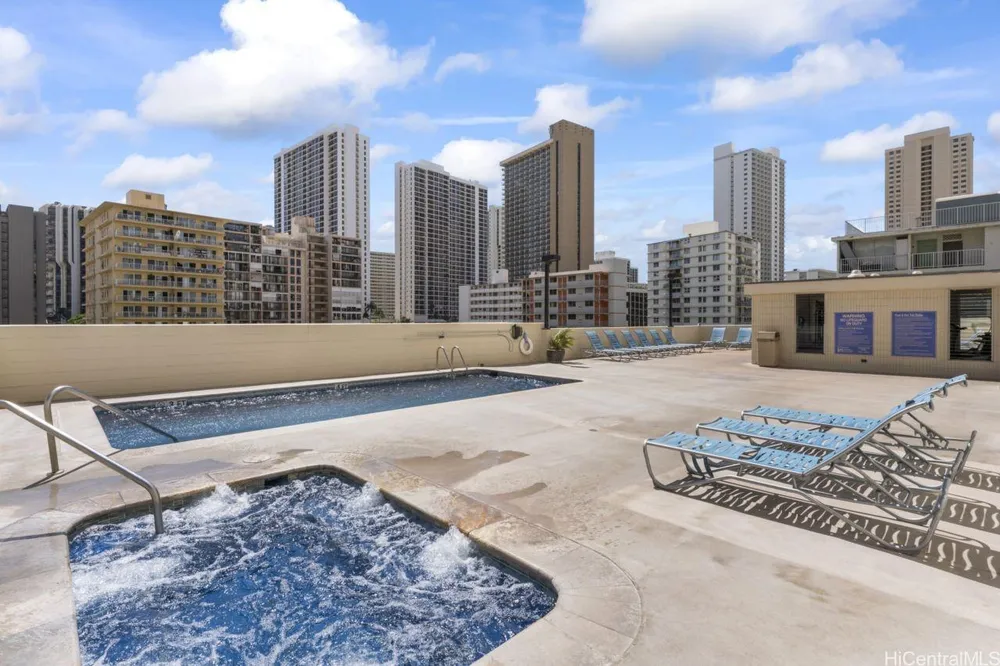 2452 Tusitala St, Honolulu, HI 96815