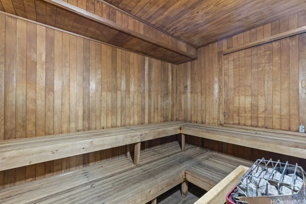 2452 Tusitala St, Honolulu, HI 96815