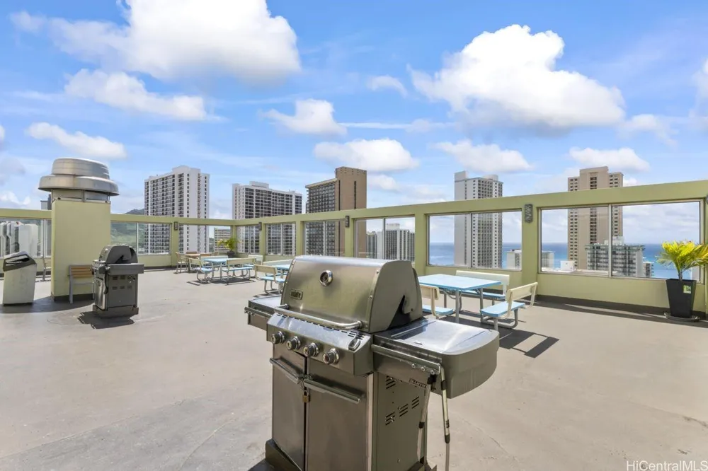 2452 Tusitala St, Honolulu, HI 96815