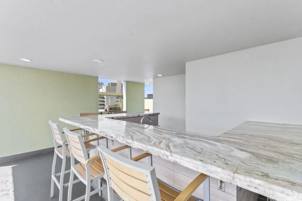 2452 Tusitala St, Honolulu, HI 96815