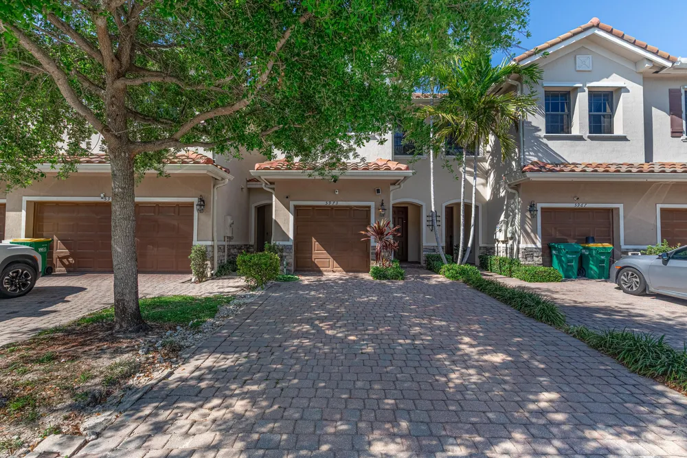 5973 NW 56th Ct, Tamarac, FL 33319