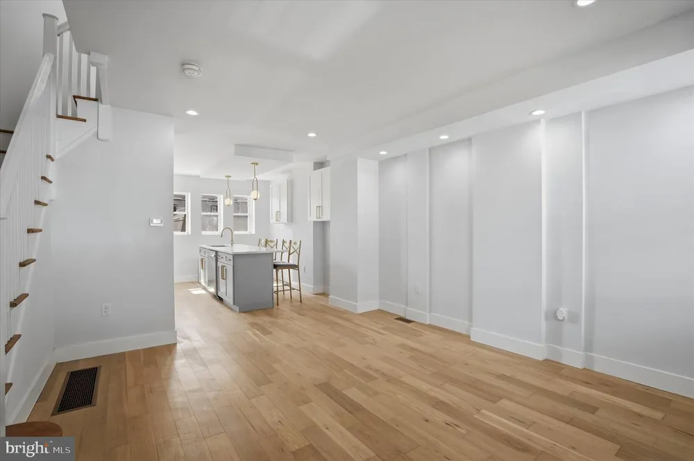 64 E Montana St, Philadelphia, PA 19119