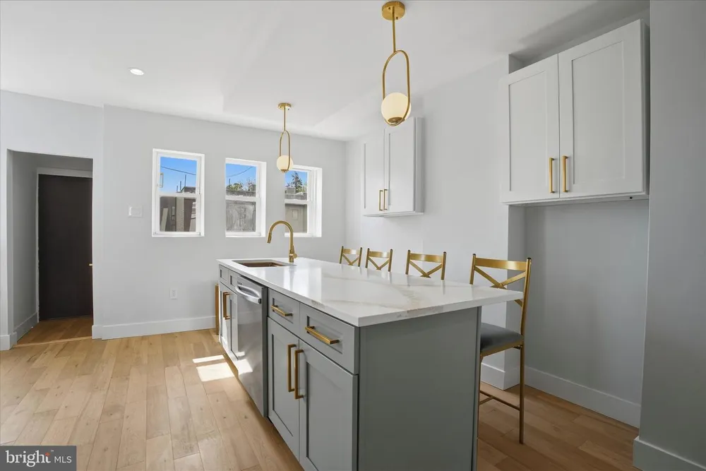 64 E Montana St, Philadelphia, PA 19119