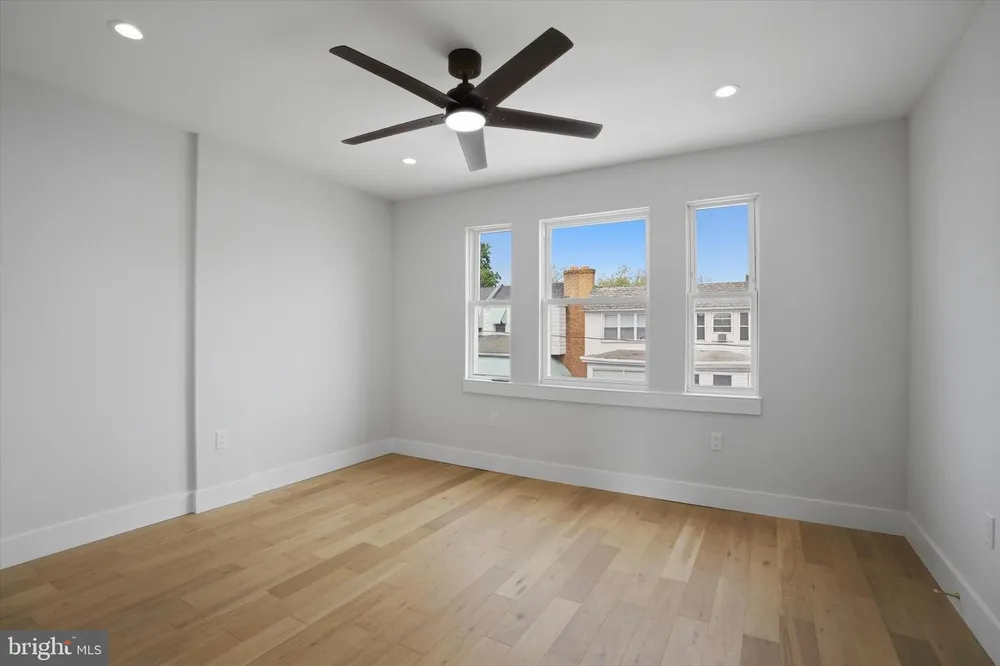 64 E Montana St, Philadelphia, PA 19119