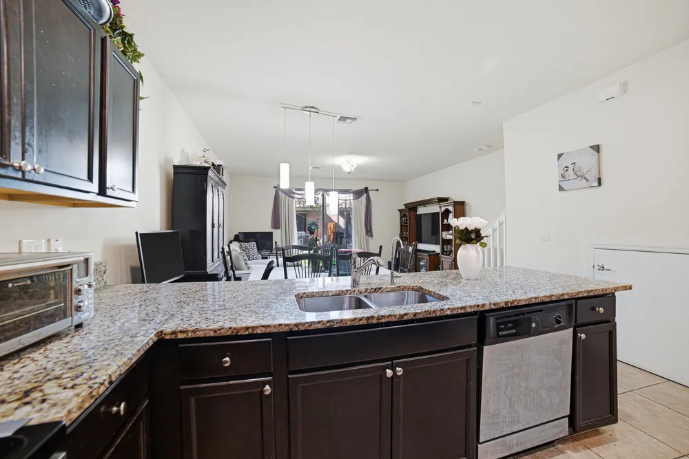 5973 NW 56th Ct, Tamarac, FL 33319