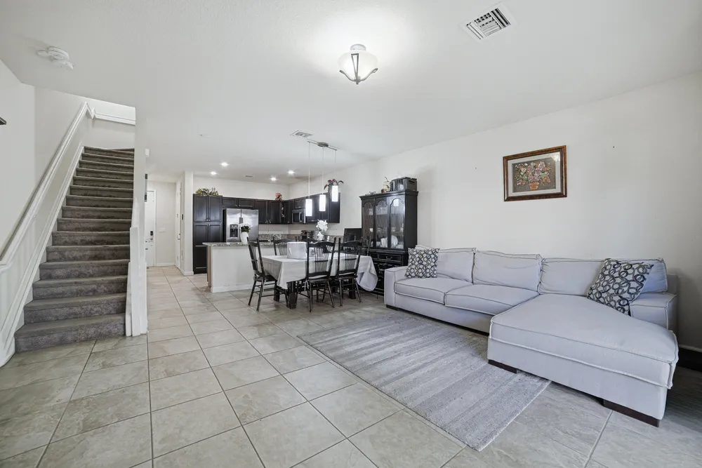5973 NW 56th Ct, Tamarac, FL 33319