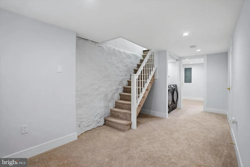 64 E Montana St, Philadelphia, PA 19119