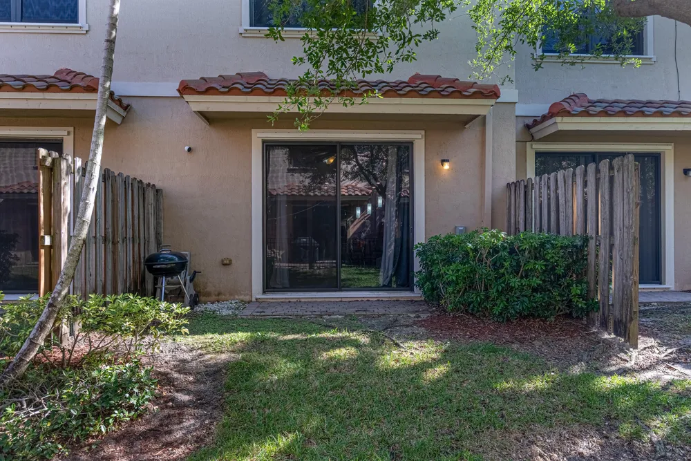 5973 NW 56th Ct, Tamarac, FL 33319