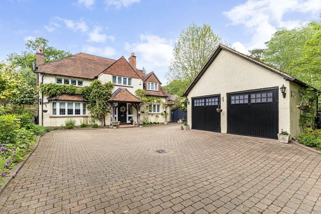 Larch Avenue, Sunningdale, SL5 photo 1