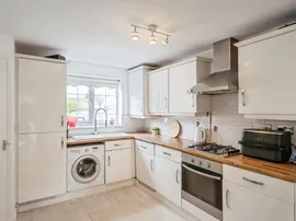 Falcon Close, Mexborough thumb 3