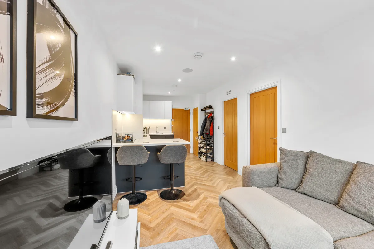 Cleeve Road, Leatherhead, Surrey, KT22