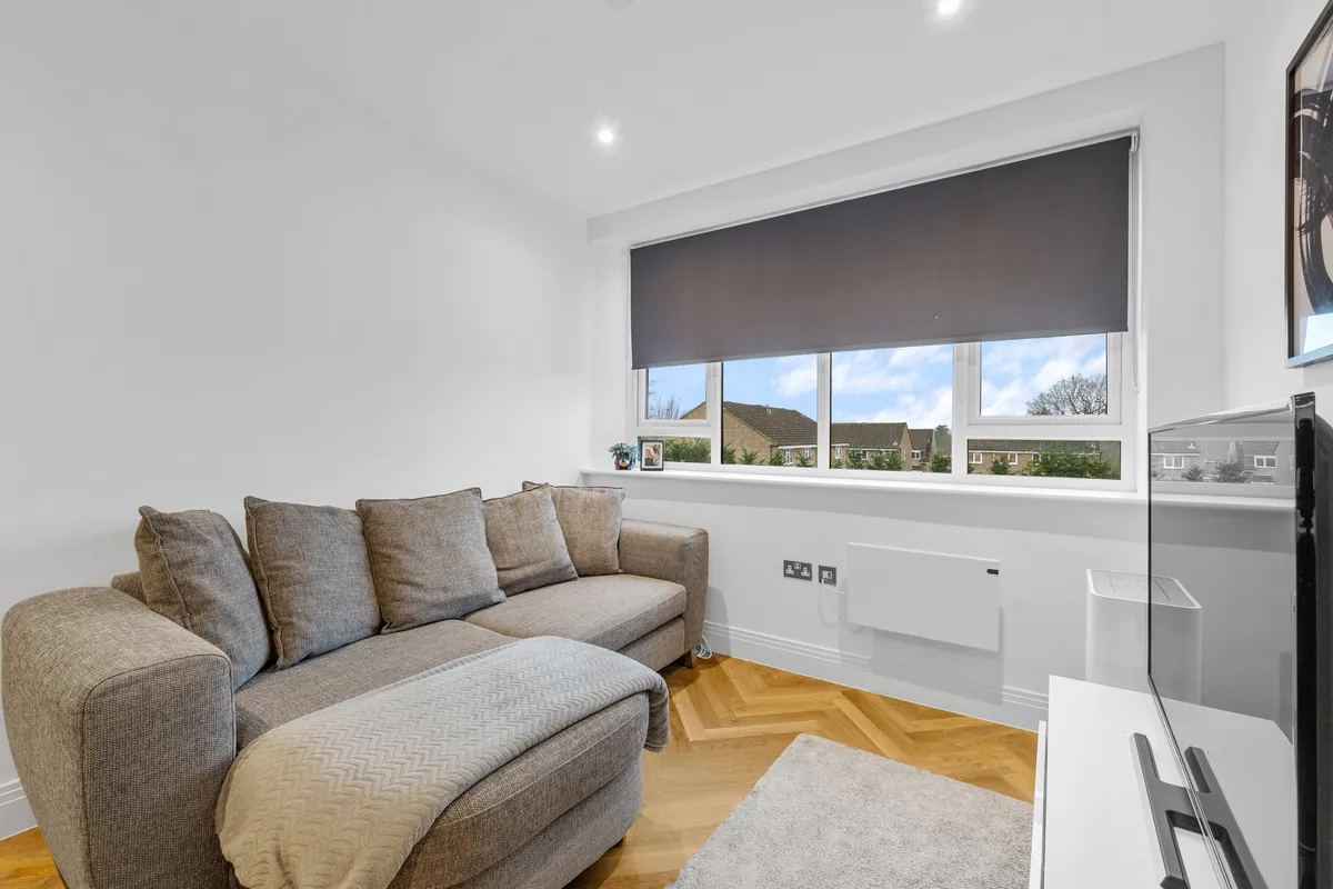 Cleeve Road, Leatherhead, Surrey, KT22