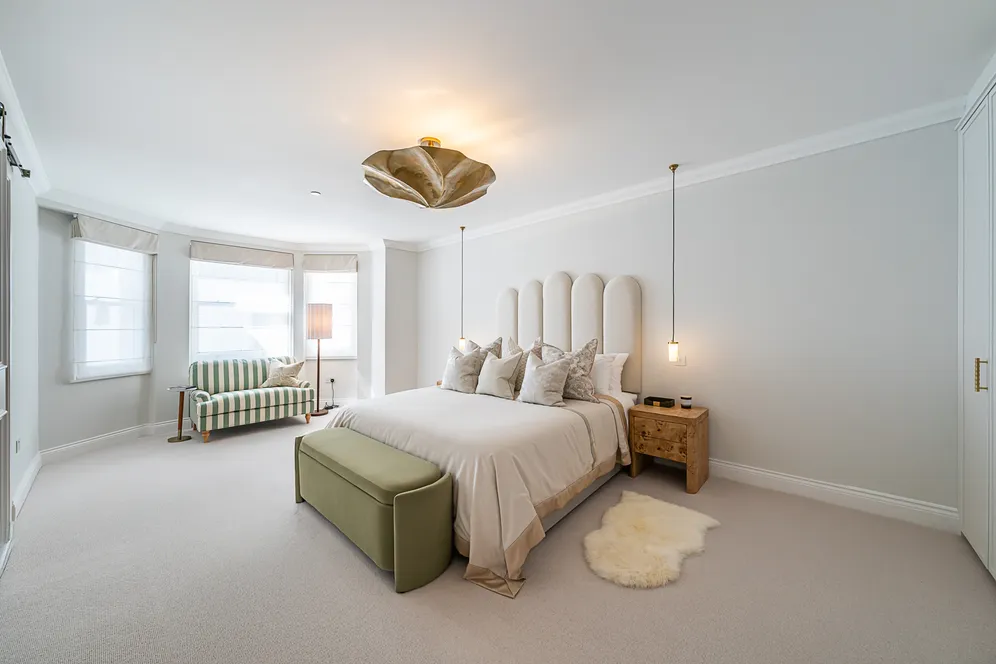 Roland Gardens, London, SW7 photo 28