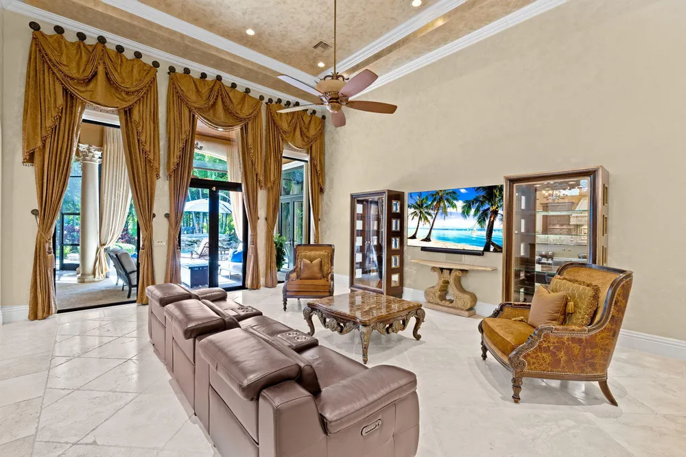 301 Mizner Lake Estates Dr, Boca Raton, FL 33432