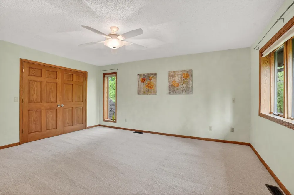 8655 Hunters Way, Apple Valley, MN 55124