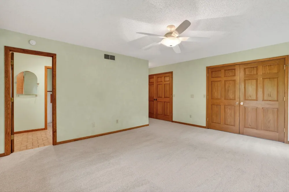 8655 Hunters Way, Apple Valley, MN 55124