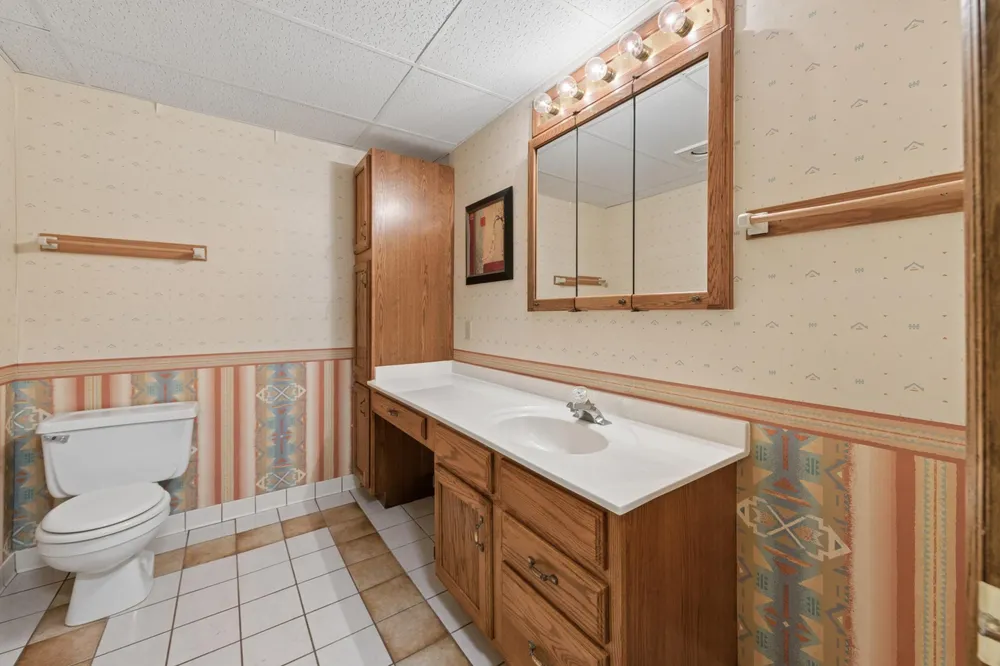 8655 Hunters Way, Apple Valley, MN 55124